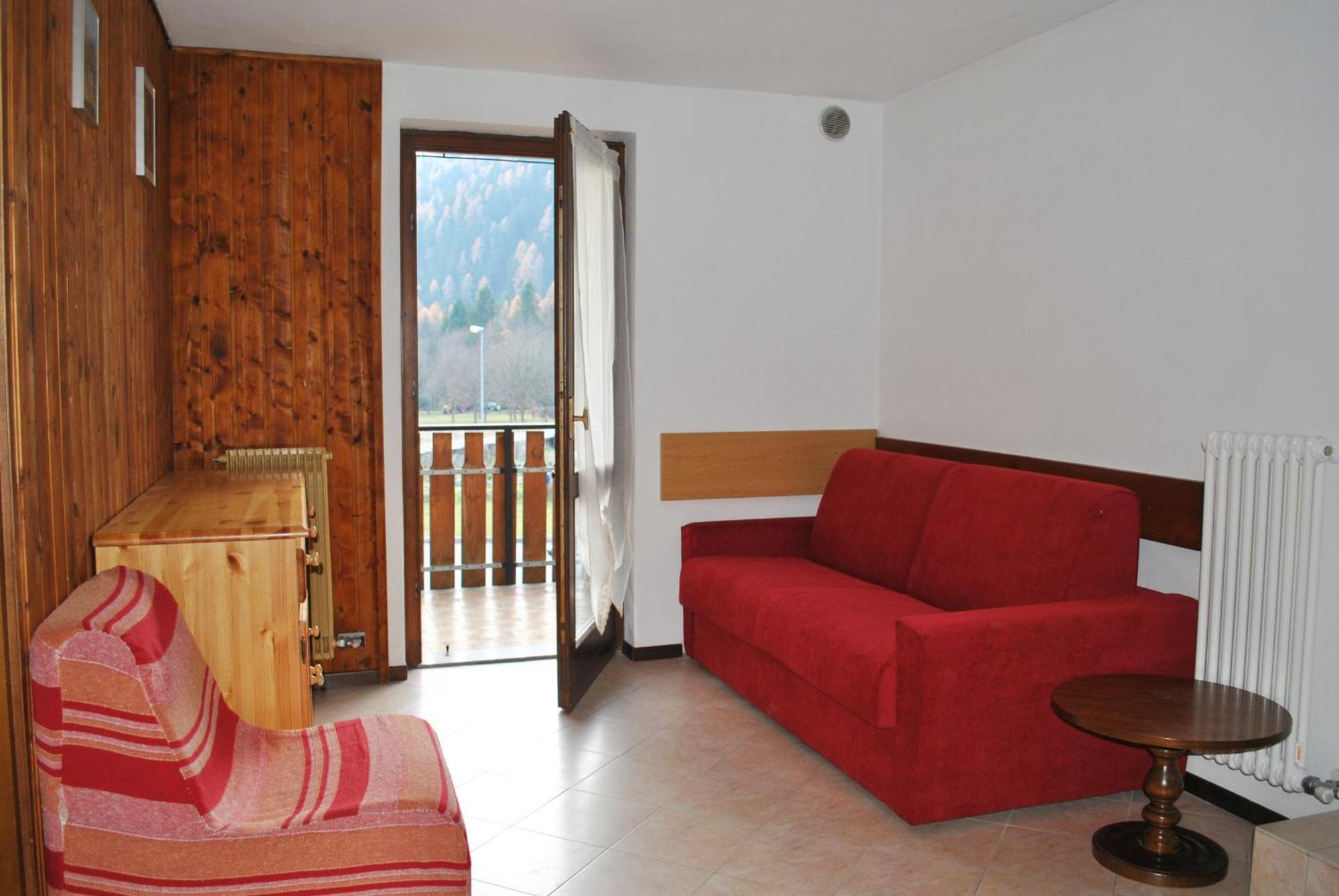 La Pineta - Appartamenti In Villetta Pinzolo Exterior photo