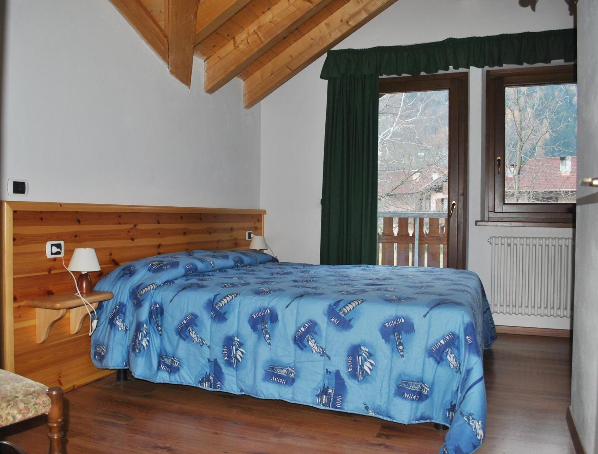 La Pineta - Appartamenti In Villetta Pinzolo Exterior photo